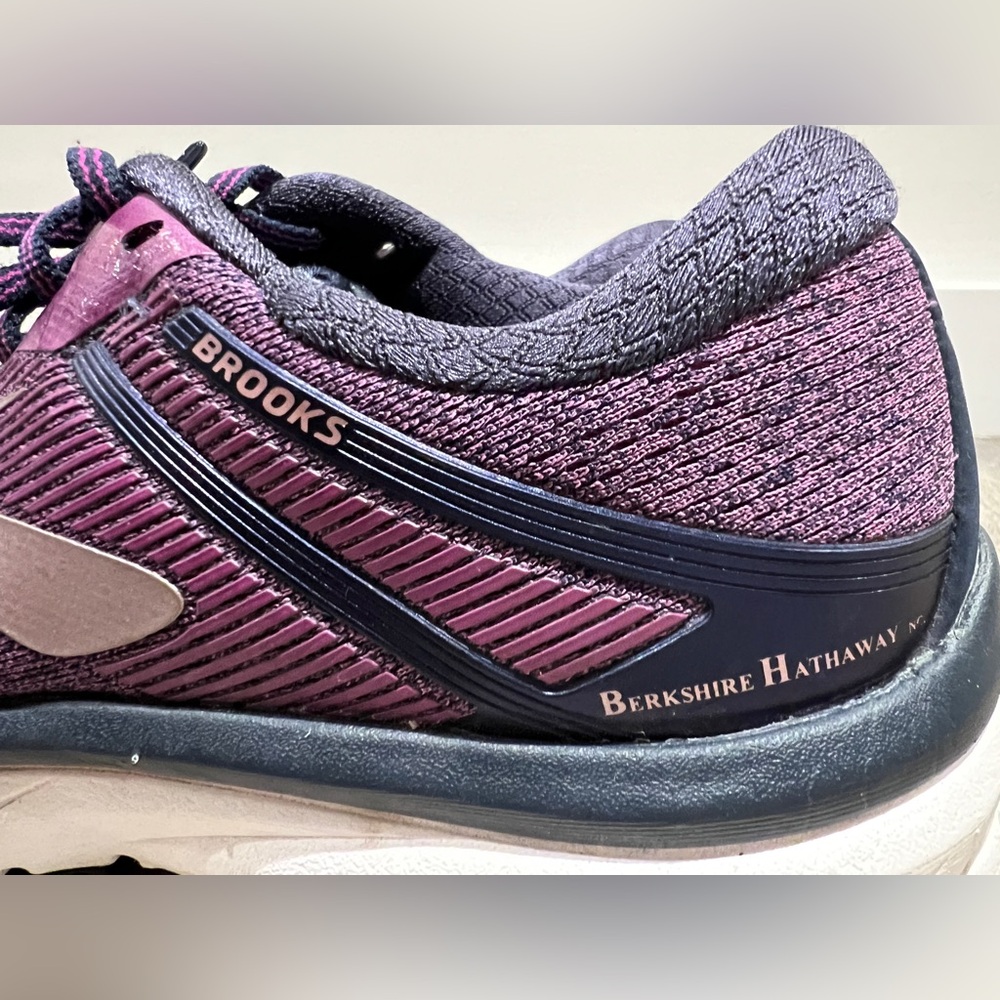 Brooks Adrenaline GTS 18 Sneakers Berkshire Hathaway Purple Women's Sz 9.5 - Picture 11 of 14